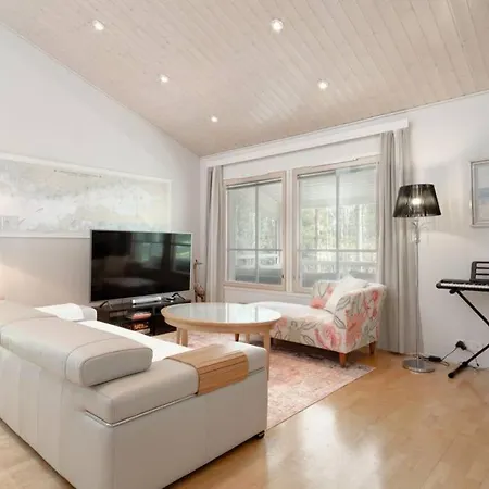 225m2 Luxurious - Large Garden - Sandy Kirkkonummi